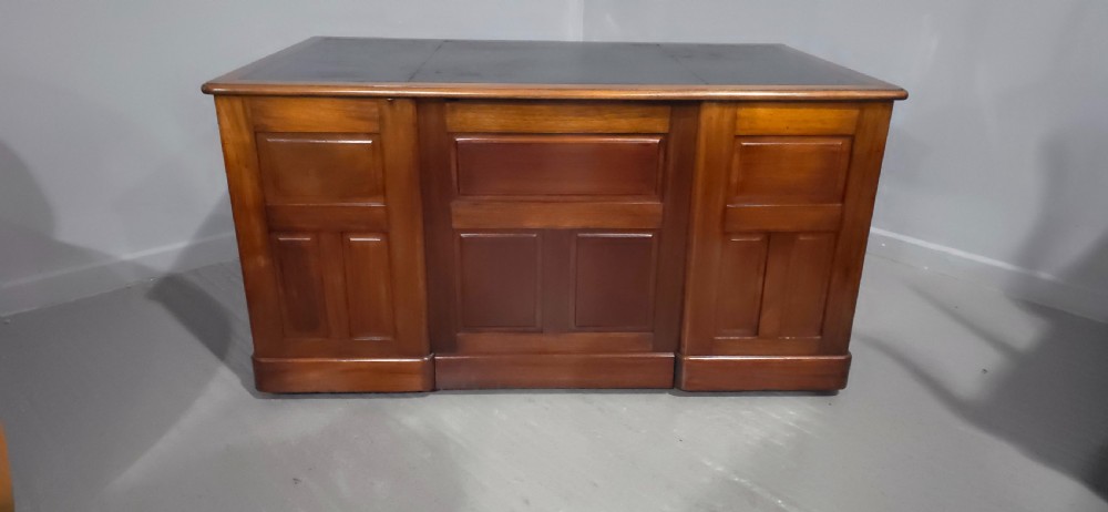 Superb Mahogany Pedestal Desk View XXIII