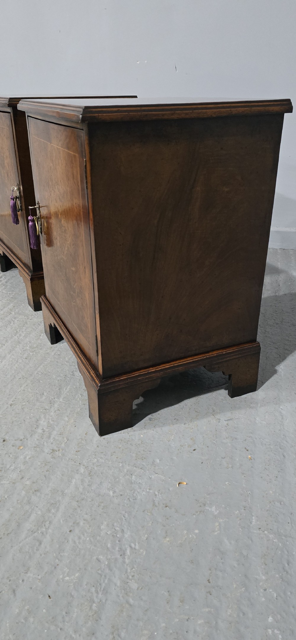 Excelent Quality Pair Burr Walnut Bedside Cabinets View VI