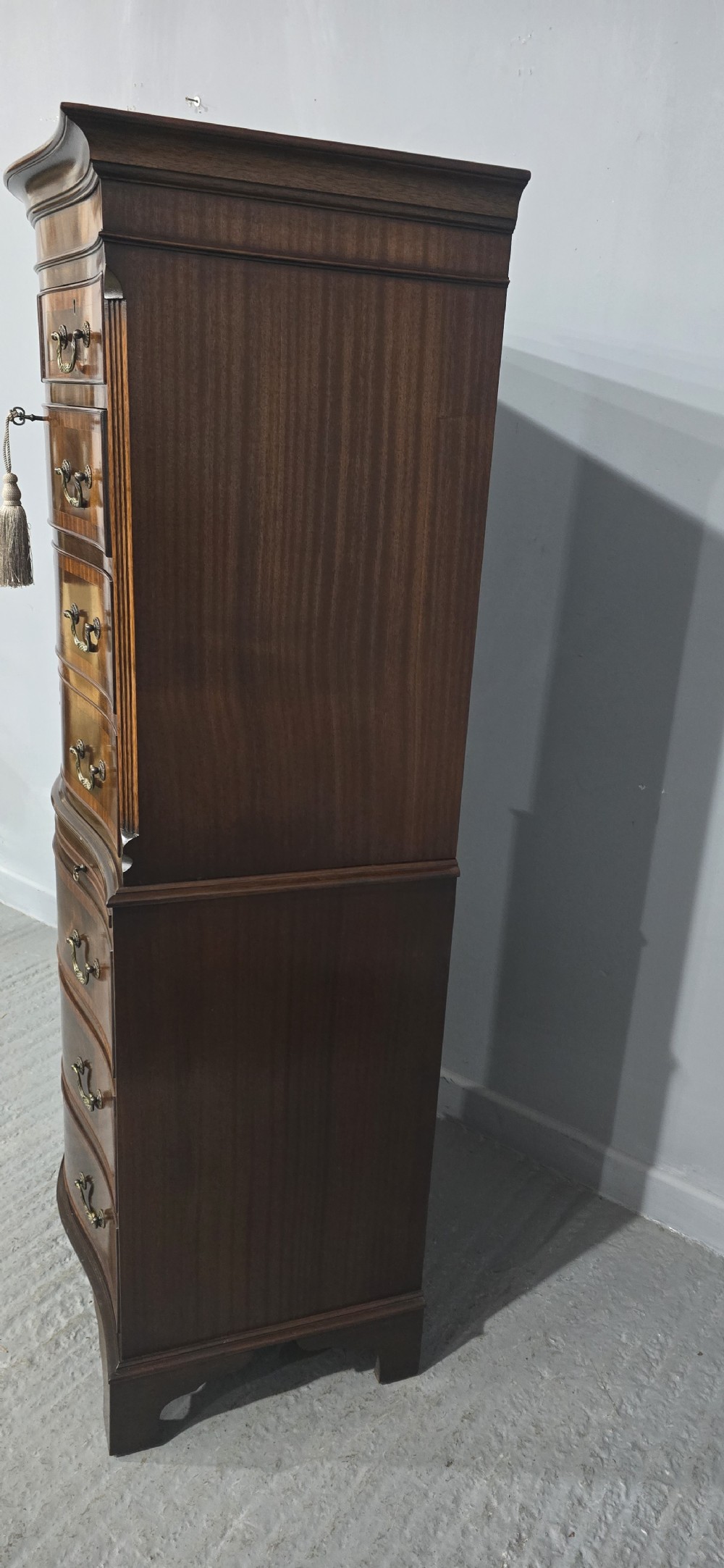 Super Mahogany Serpentine Chest on Chest of Drawers View X