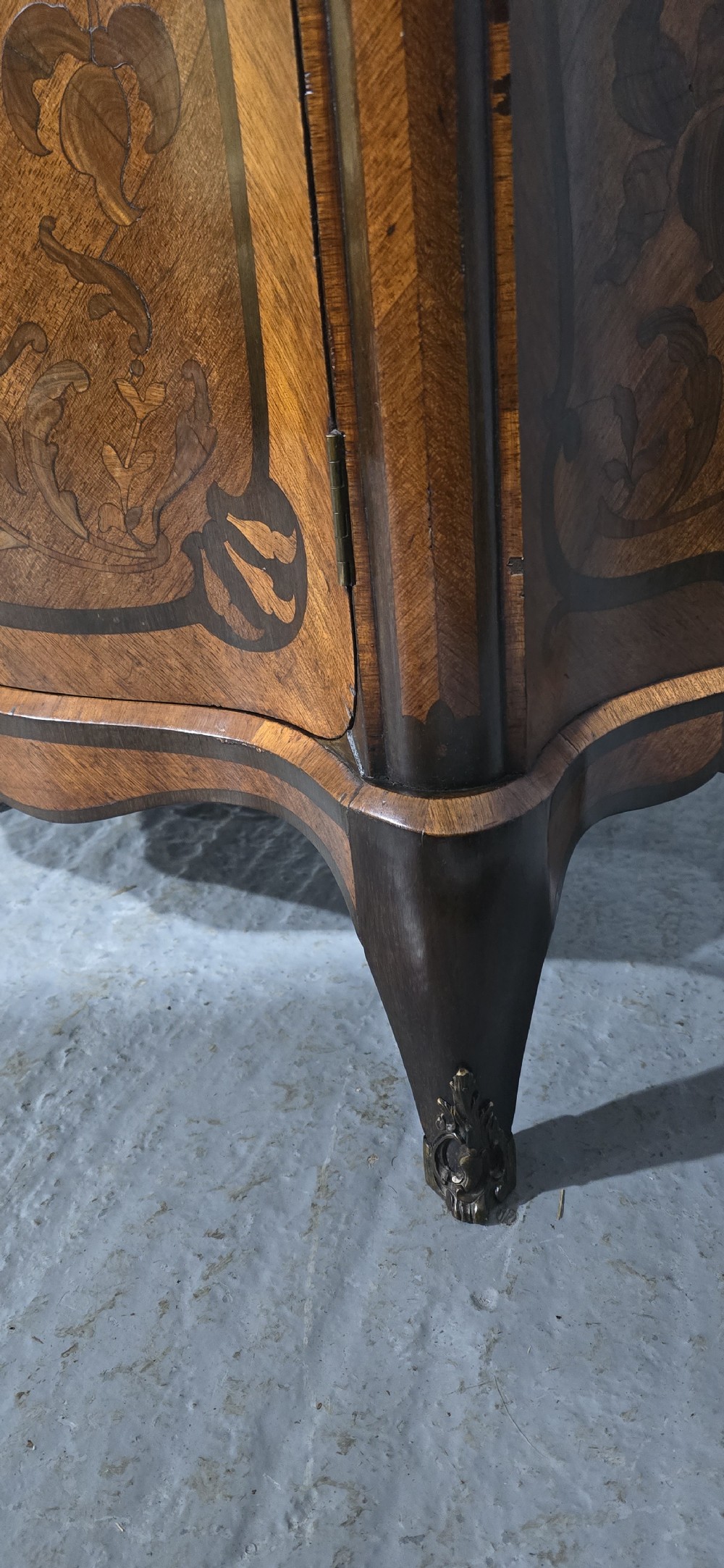 Superb French  Louis XV Marquetry Cabinet View XI