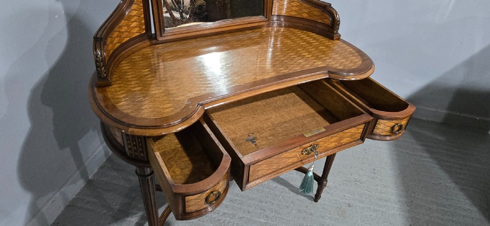 Fine French Dressing Table View VII