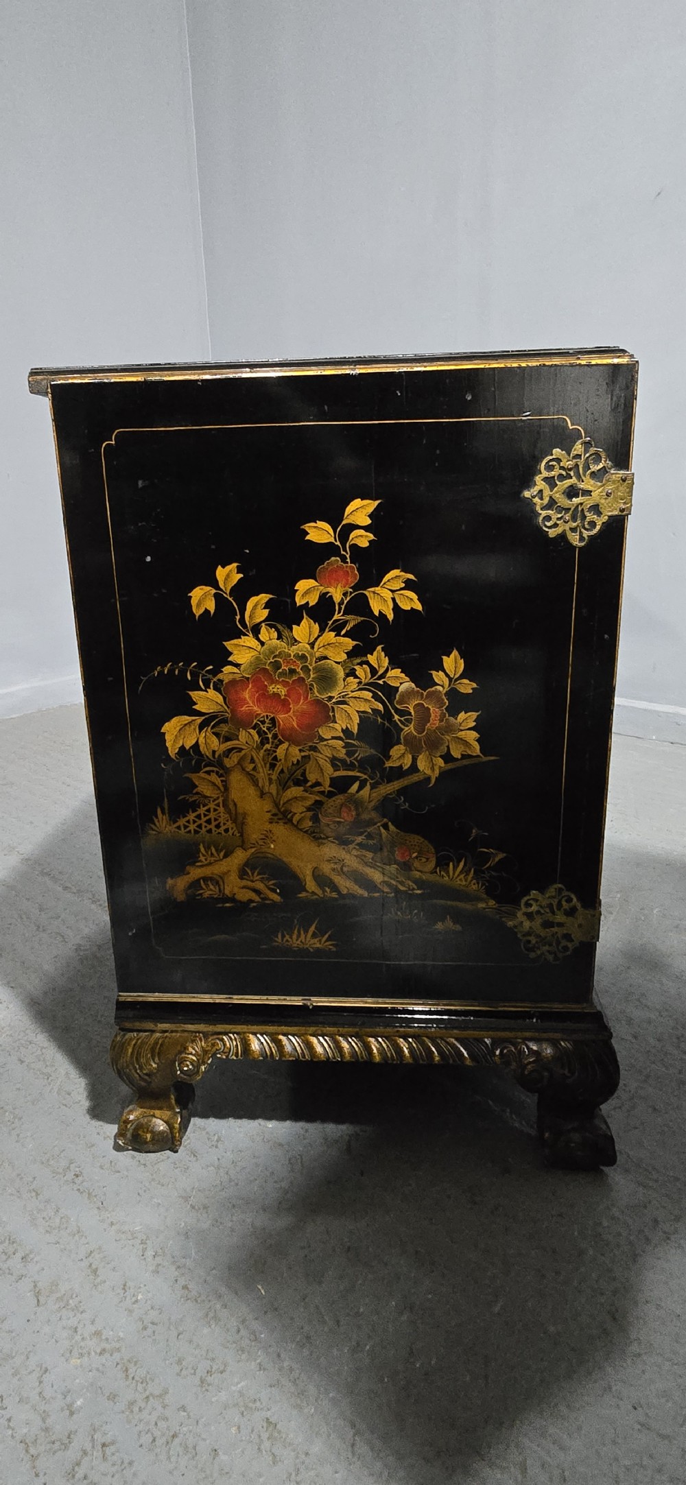Fine Chinoiserie Two Door Cabinet View IX
