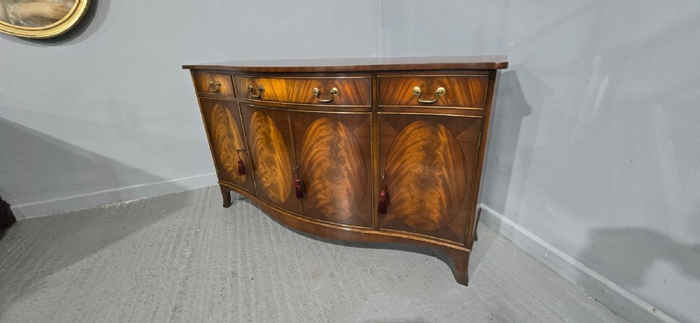 Superb Serpentine Mahogany Sideboard View VII