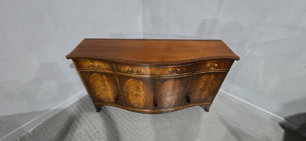 Superb Serpentine Mahogany Sideboard View XII