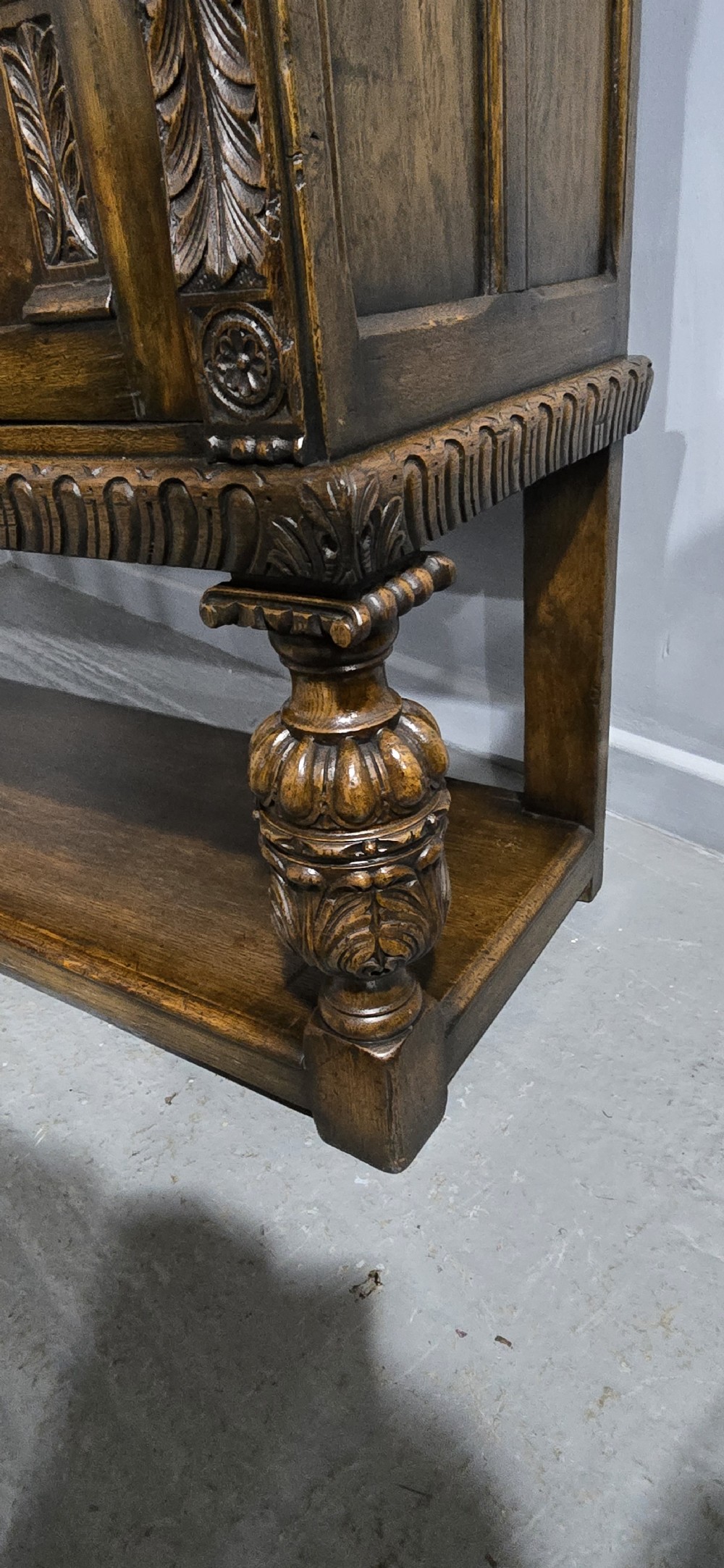 Superb Oak and Burr Walnut Elizabethan Sideboard View XV