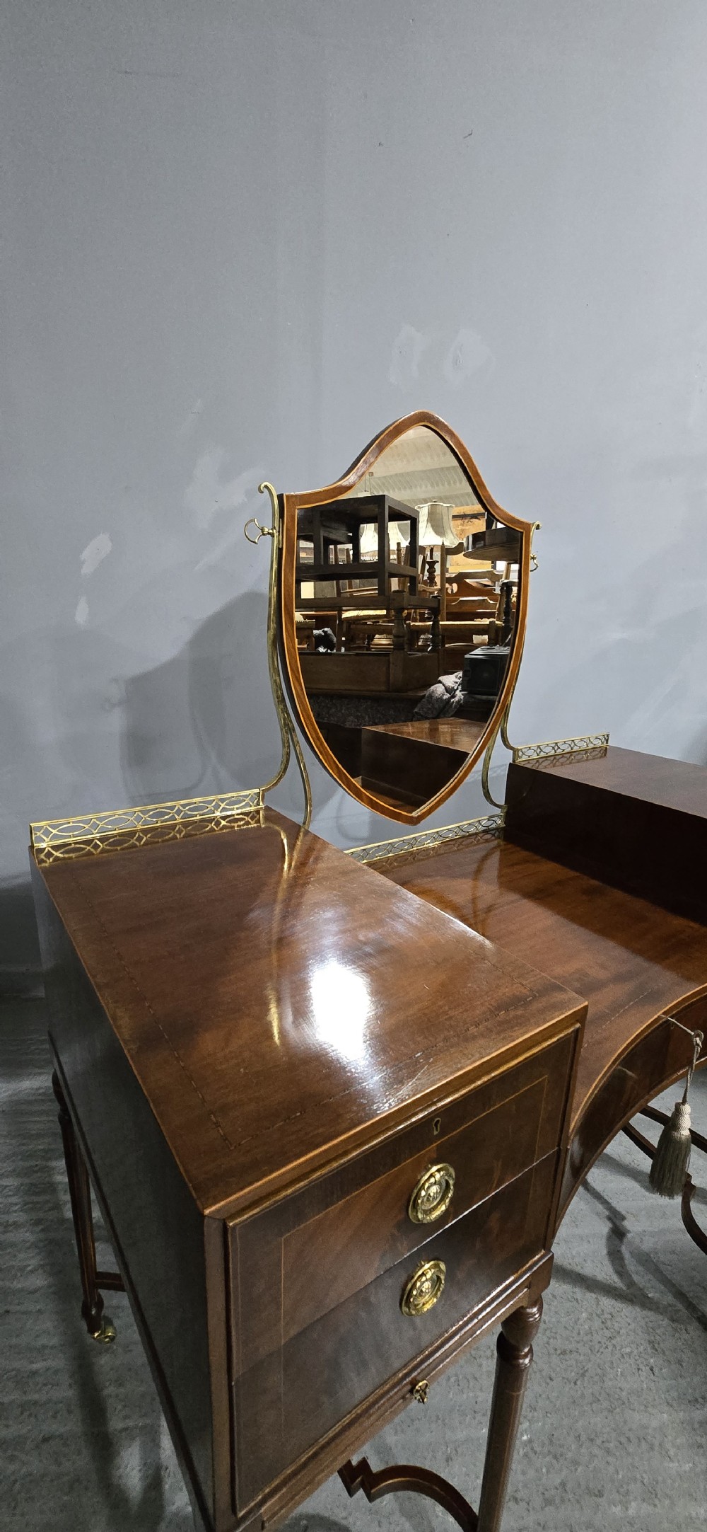 Exhibition Quality Dressing Table with Provenance View XX