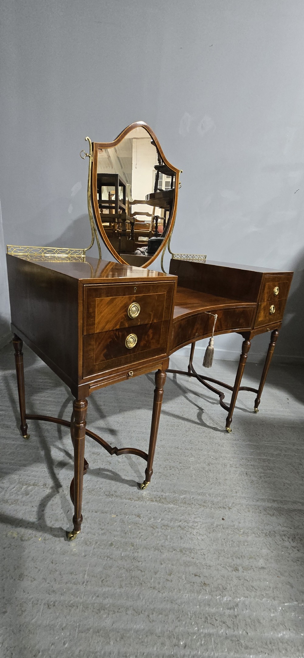 Exhibition Quality Dressing Table with Provenance View XXI