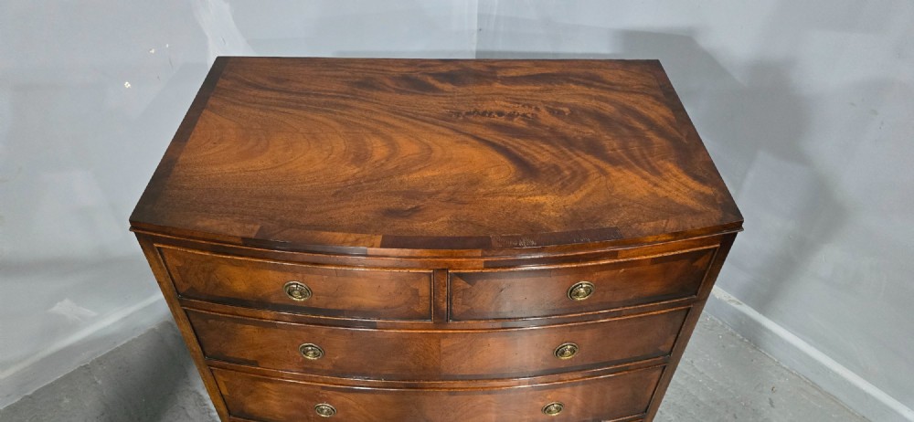 Georgian Bowed Mahogany Chest of Drawers View III