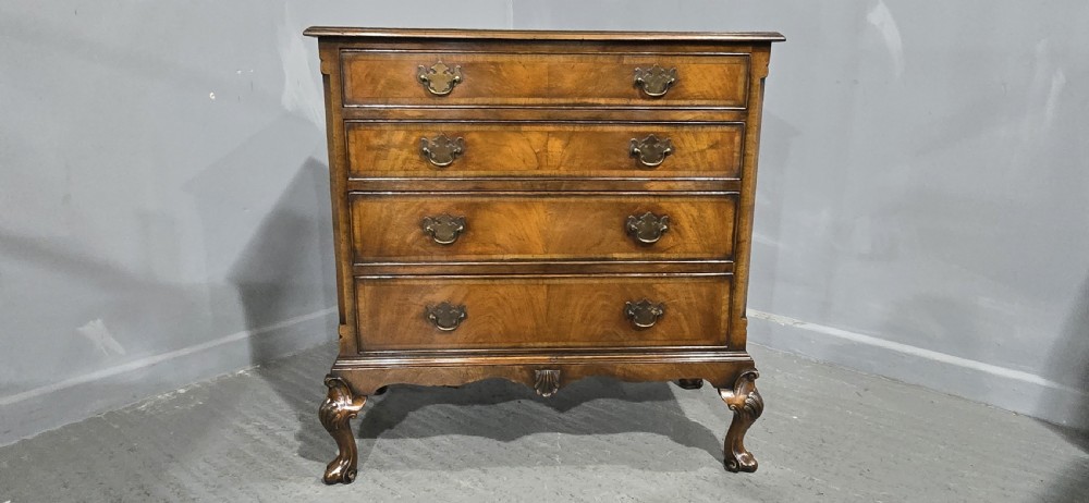Superb Queen Anne Walnut Chest of Drawers View II