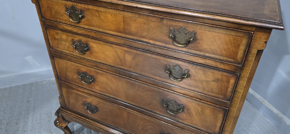 Superb Queen Anne Walnut Chest of Drawers View XI