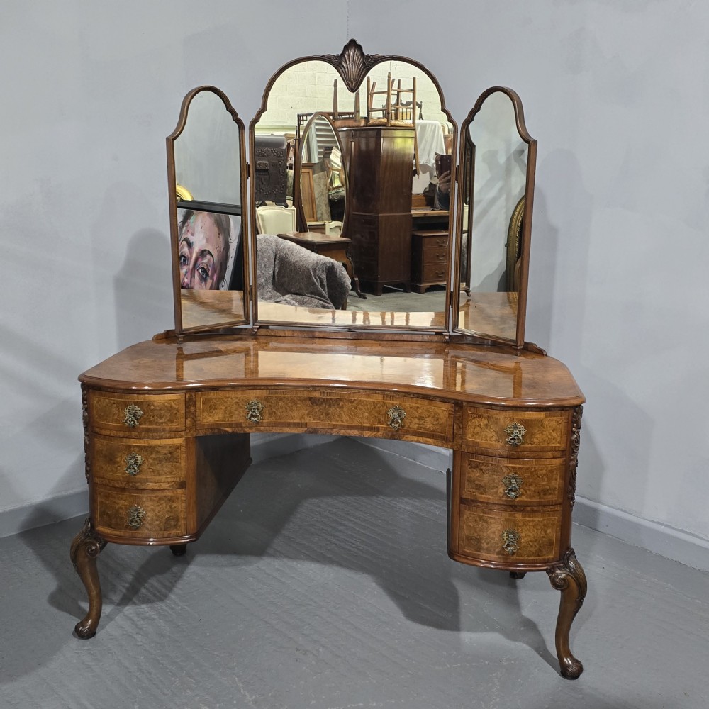 Magnificent Queen Anne Dressing Table