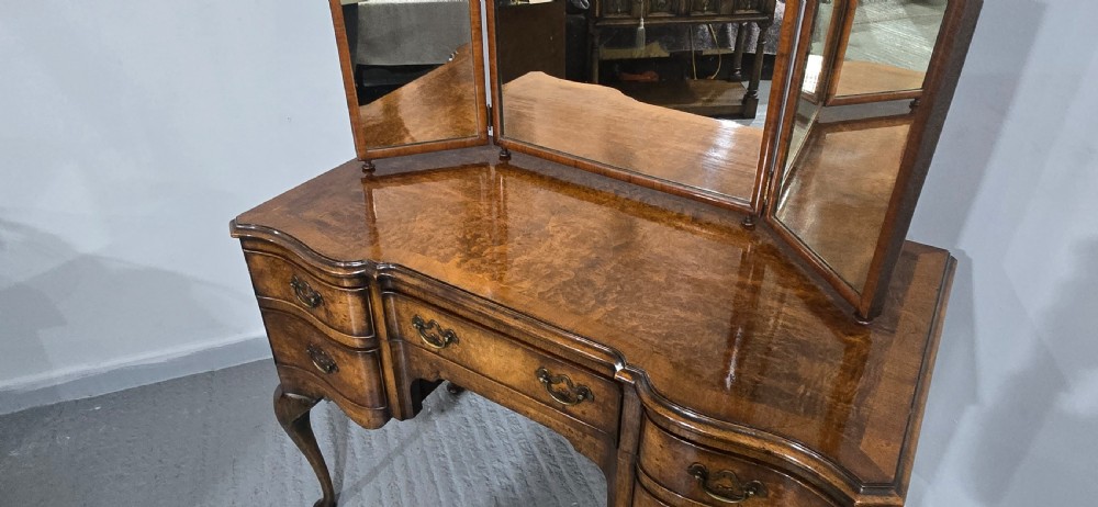 Super Queen Anne Walnut Dressing Table View XIII