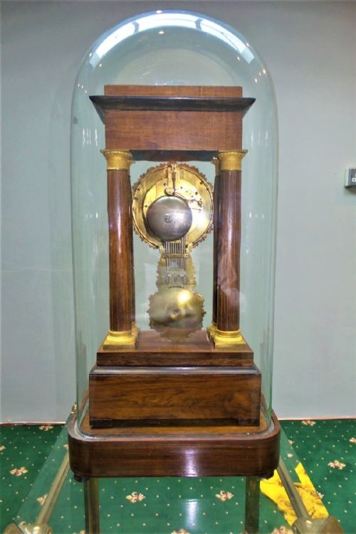 19TH CENT FRENCH ROSEWOOD AND MARQUETRY PORTICO CLOCK - ADDITIONAL PHOTO 3