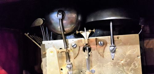 TRIPLE FUSEE ENGLISH BRACKET CLOCK CHIMING THE QUARTERS AND HOURS ON A RACK OF 9 BELLS - ADDITIONAL PHOTO 6