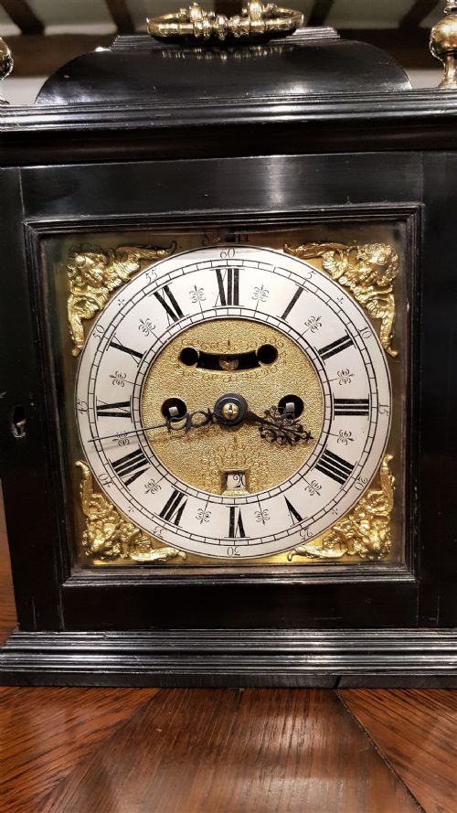 VERY FINE AND RARE WILLIAM MARY EBONY STRIKING BRACKET CLOCK C1690 BY ISAAC LOUNDS - ADDITIONAL PHOTO 2