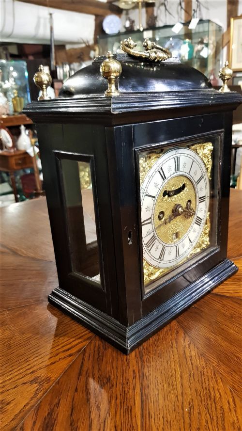 VERY FINE AND RARE WILLIAM MARY EBONY STRIKING BRACKET CLOCK C1690 BY ISAAC LOUNDS - ADDITIONAL PHOTO 3