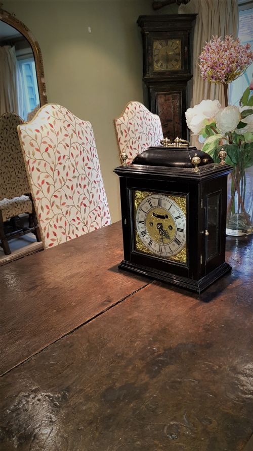 VERY FINE AND RARE WILLIAM MARY EBONY STRIKING BRACKET CLOCK C1690 BY ISAAC LOUNDS - ADDITIONAL PHOTO 7