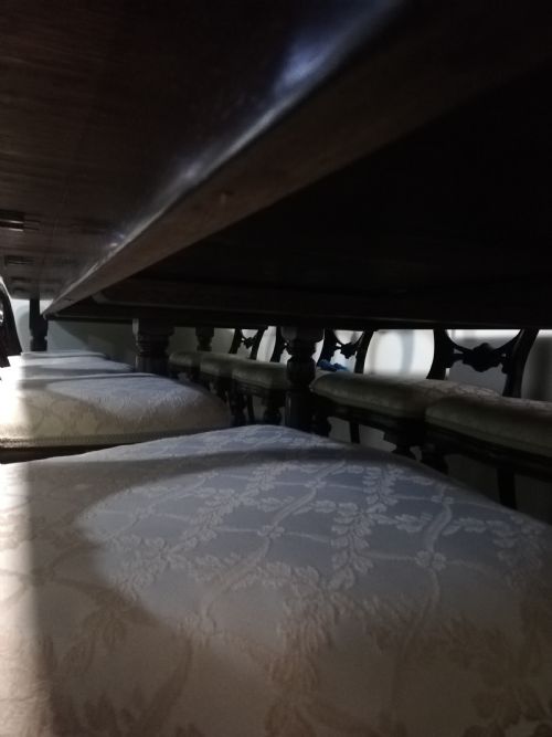 EXTENDING DINING TABLE AND BALLOON BACK CHAIRS - ADDITIONAL PHOTO 2