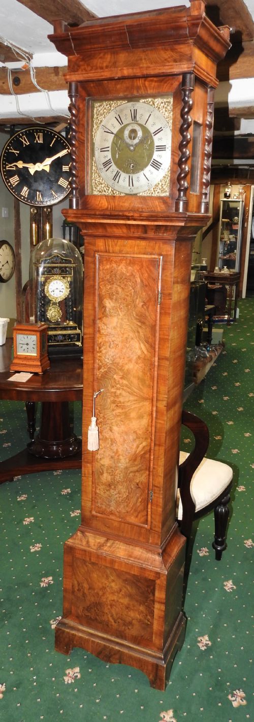 FABULOUS 18TH CENTURY SMALL WALNUT LONGCASE CLOCK - ADDITIONAL PHOTO 4