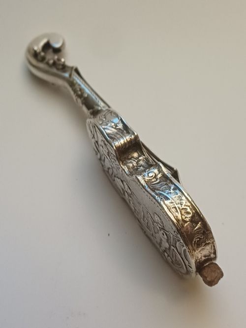 NOVELTY DUTCH SILVER MINIATURE VIOLIN SCENT BOTTLE HOLLAND C1870 - ADDITIONAL PHOTO 2