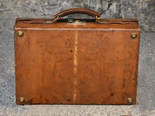 A JAMES PURDEY SONS OAK AND LEATHER CARTRIDGE CASE LATE 19TH CENTURY - ADDITIONAL PHOTO 8
