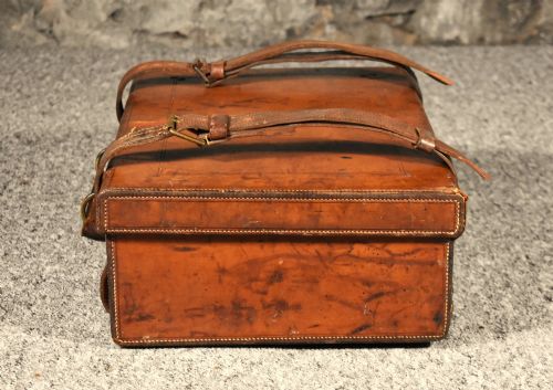 A JAMES PURDEY SONS OAK AND LEATHER CARTRIDGE CASE LATE 19TH CENTURY - ADDITIONAL PHOTO 9