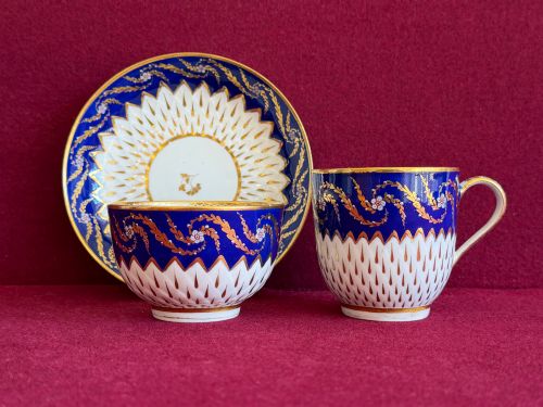 A Chelsea Derby Porcelain Trio in Pattern 34 C.1785