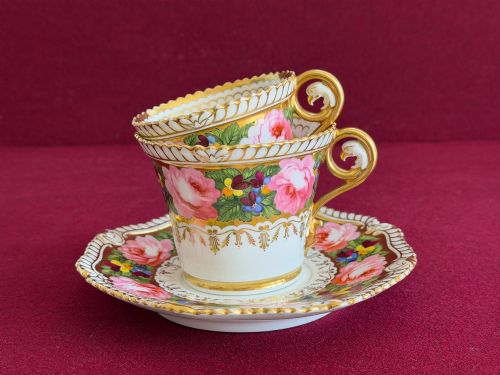A Chamberlain Worcester Porcelain Trio Pattern 924 C.1816