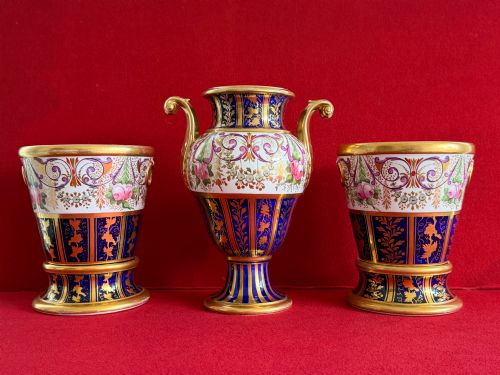 A Very Rare Spode Porcelain Garniture Decorated in Pattern 407 C.1805