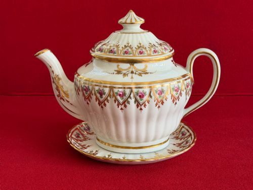A Very Fine New Hall Porcelain Teapot and Stand in Pattern Number 83 C.1790 - 1800