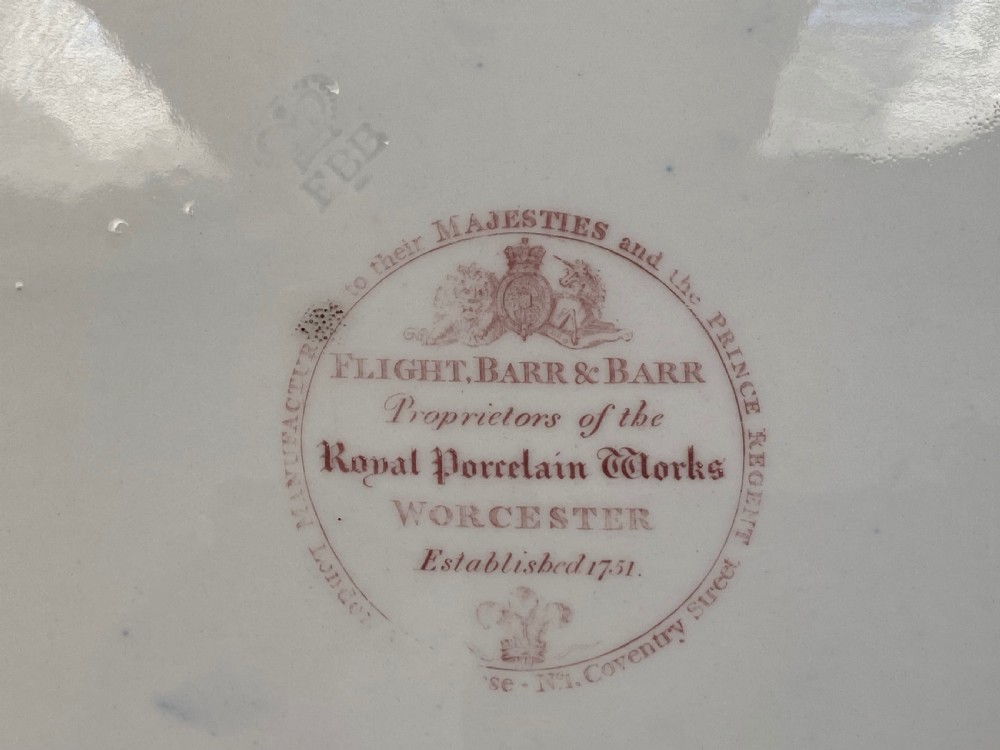 A fine Flight Barr & Barr Worcester Dinner Plate c.1815-1820 View III