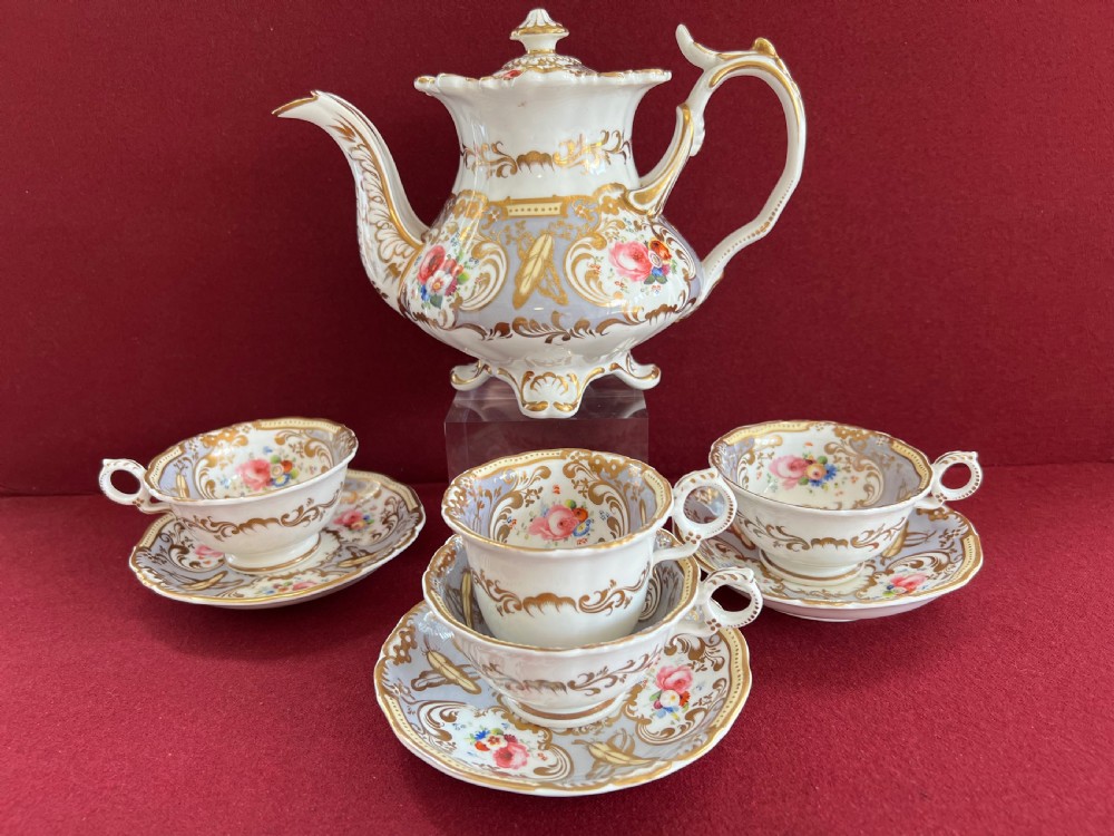 A Grainger's Worcester 'Gloster' Shape Part Tea Set c.1835-1840