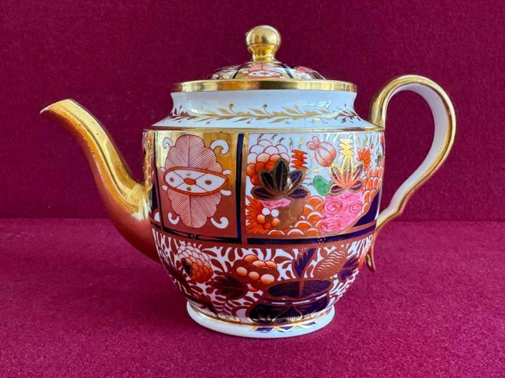 A Spode porcelain Bachelors Teapot in pattern 963 c.1810