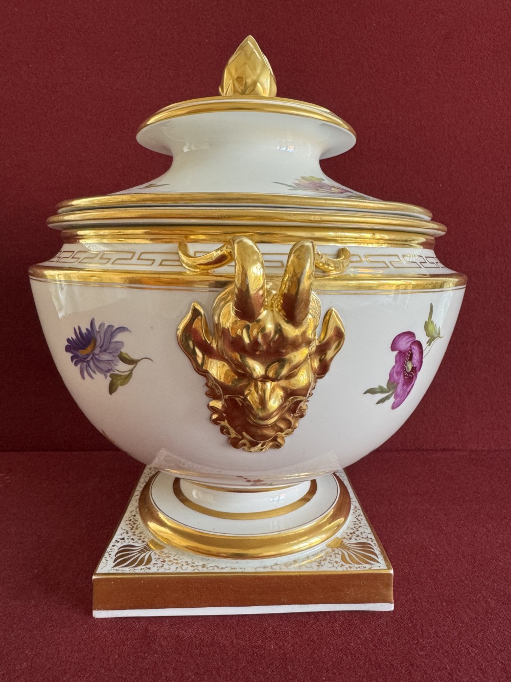 A rare Barr, Flight and Barr Worcester Porcelain Ice Pail decorated by William Billingsley View IV