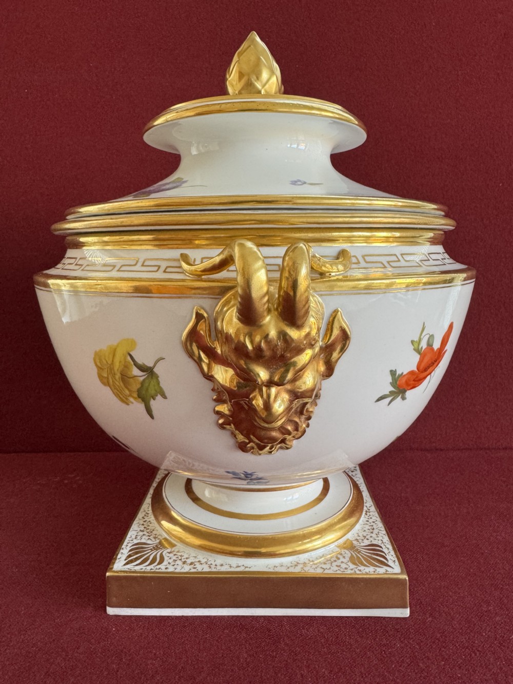 A rare Barr, Flight and Barr Worcester Porcelain Ice Pail decorated by William Billingsley View V