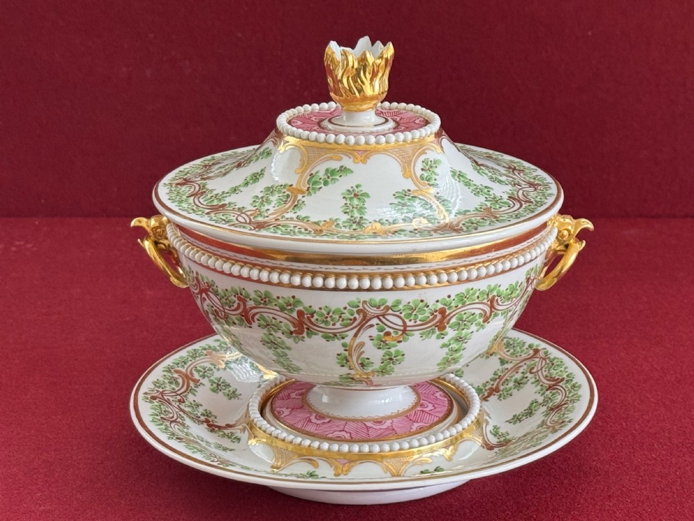 A Barr, Flight and Barr Worcester Porcelain Tureen & Stand c.1805