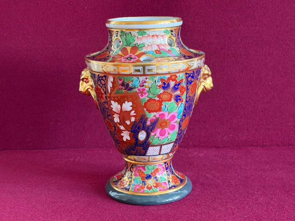 A rare Flight & Barr Worcester Porcelain Pot Pourri Vase in Japan pattern c.1805