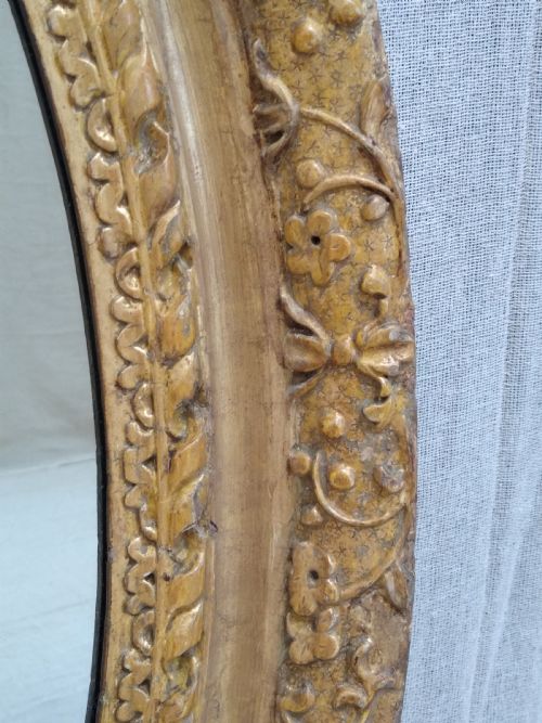 VERY EARLY CARVED GILT OVAL WALL MIRROR C1700 1720 - ADDITIONAL PHOTO 7