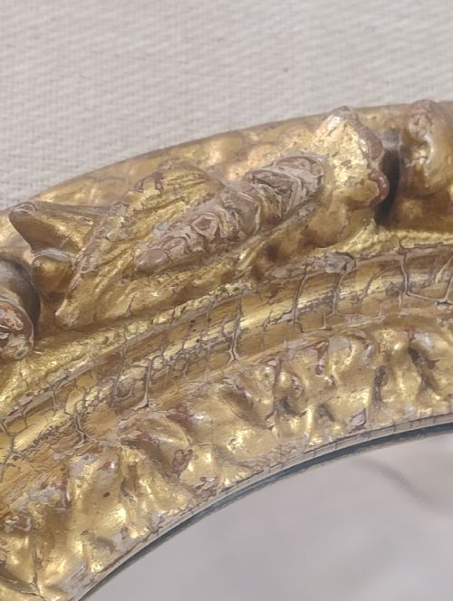 VERY EARLY C1700 GILTWOOD OVAL MIRROR - ADDITIONAL PHOTO 3
