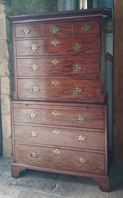 18TH CENTURY GEORGE III PERIOD MAHOGANY CHEST ON CHEST - ADDITIONAL PHOTO 2