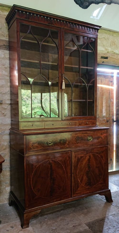 VERY FINE 18TH CENTURY CABINET - ADDITIONAL PHOTO 1