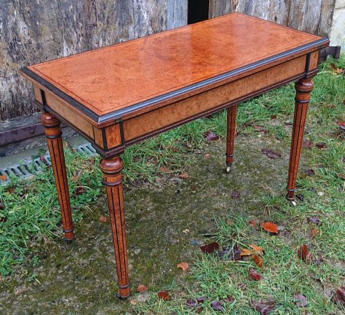 19TH CENTURY AMBOYNA CARD TABLE ATTRIBUTED TO GREGORY AND CO REGENT STREET LONDON - ADDITIONAL PHOTO 2