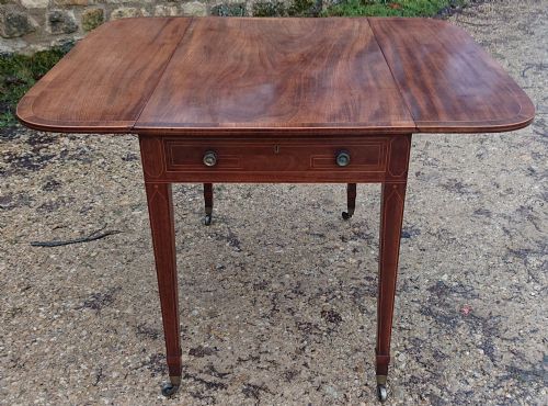 FINE QUALITY 18TH CENTURY PEMBROKE TABLE - ADDITIONAL PHOTO 1