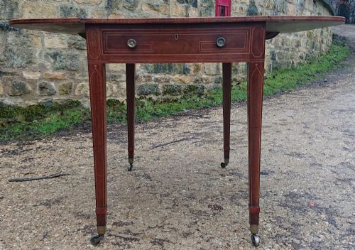 FINE QUALITY 18TH CENTURY PEMBROKE TABLE - ADDITIONAL PHOTO 3