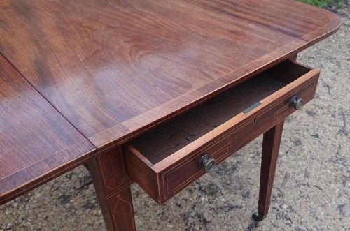 FINE QUALITY 18TH CENTURY PEMBROKE TABLE - ADDITIONAL PHOTO 8