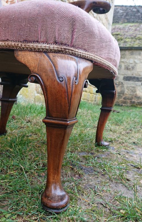 VERY DECORATIVE COUNTRY HOUSE LIBRARY CHAIR IN THE QUEEN ANNE FASHION - ADDITIONAL PHOTO 12