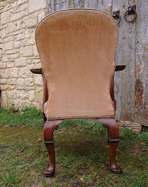 VERY DECORATIVE COUNTRY HOUSE LIBRARY CHAIR IN THE QUEEN ANNE FASHION - ADDITIONAL PHOTO 16