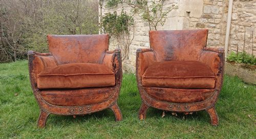 OLD LEATHER PAIR OF CHAIRS - ADDITIONAL PHOTO 1