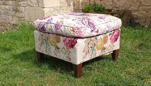 CUSHION TOP FOOTSTOOL IN THE MANNER OF HOWARD AND SONS - ADDITIONAL PHOTO 1
