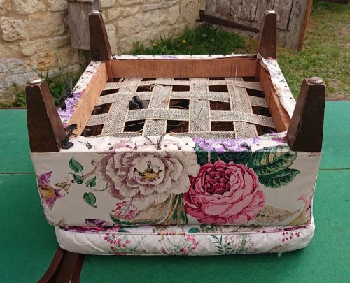 CUSHION TOP FOOTSTOOL IN THE MANNER OF HOWARD AND SONS - ADDITIONAL PHOTO 5